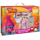 Trolls Color Maker. Box with plastic handle.  Includes 8 washable felt-tip pens, a combination  of plastic pads for inked sponge, 7 wood and  rubber stamps and 3 Temepra Inks (cyan, magenta,  yellow). Age 3+